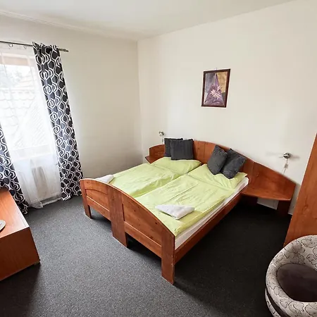 Gader A Reštaurácia Ramarti 2*